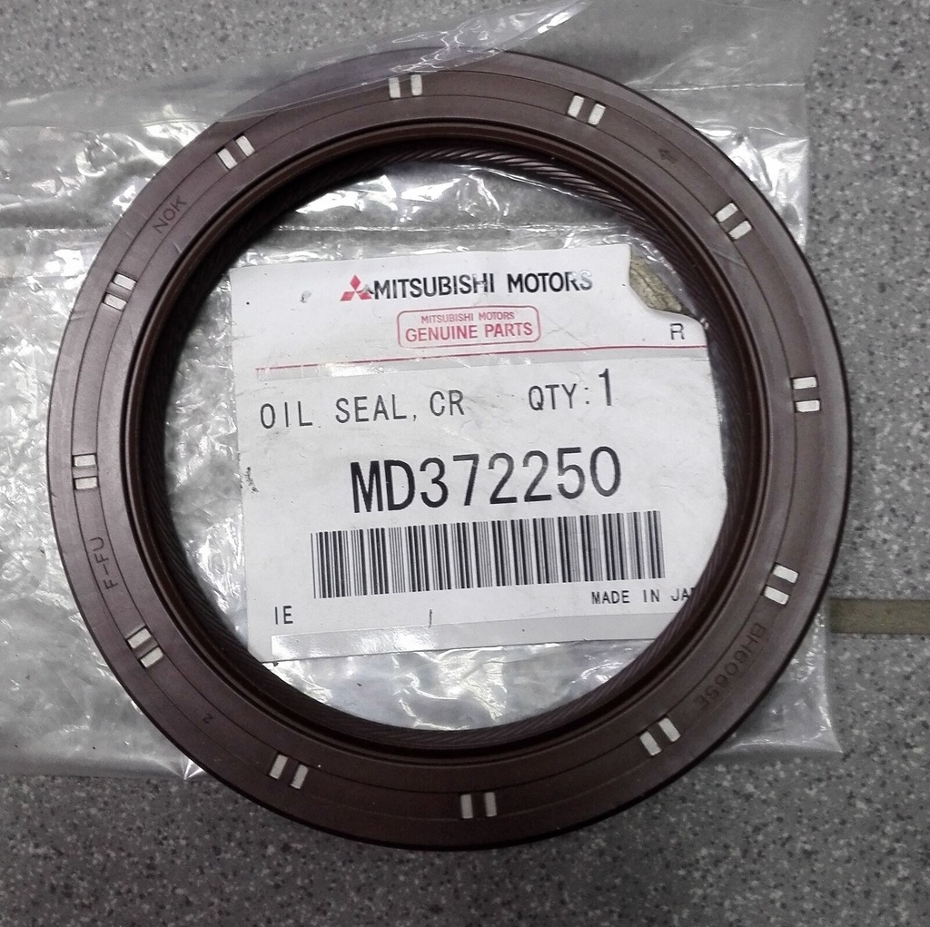 اويل سيل كرنك خلفى لانسر اصلى